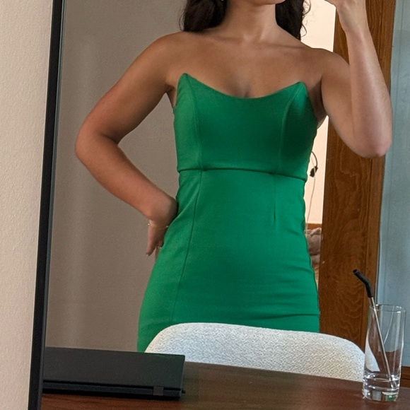 Ryleigh Strapless Boat Neckline Dress Green XS (superdown) Revolve wedding guest - Picture 6 of 9